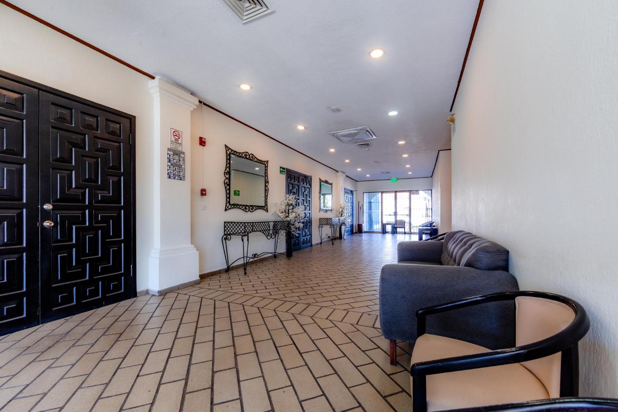 Inhouse Obregon Hotel Ciudad Obregon Bagian luar foto