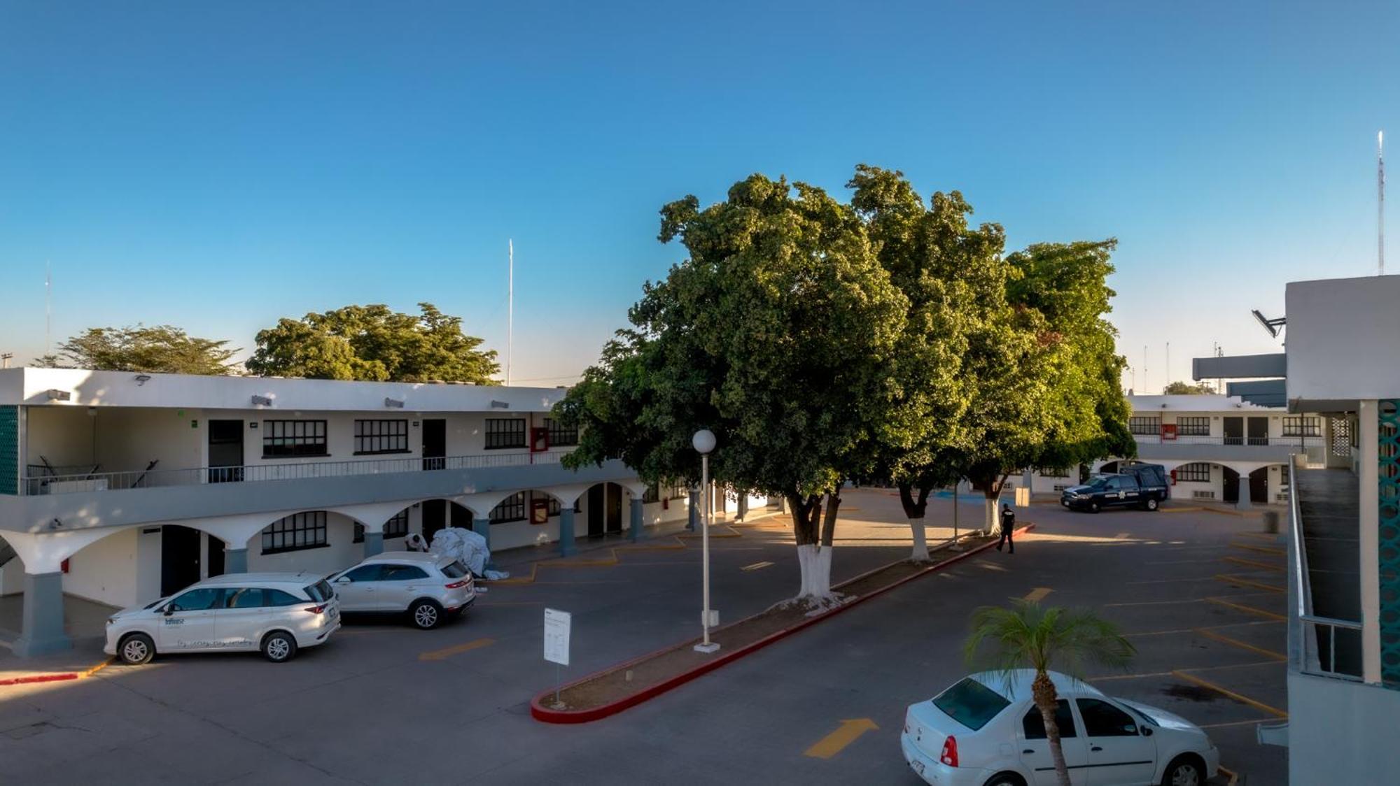 Inhouse Obregon Hotel Ciudad Obregon Bagian luar foto